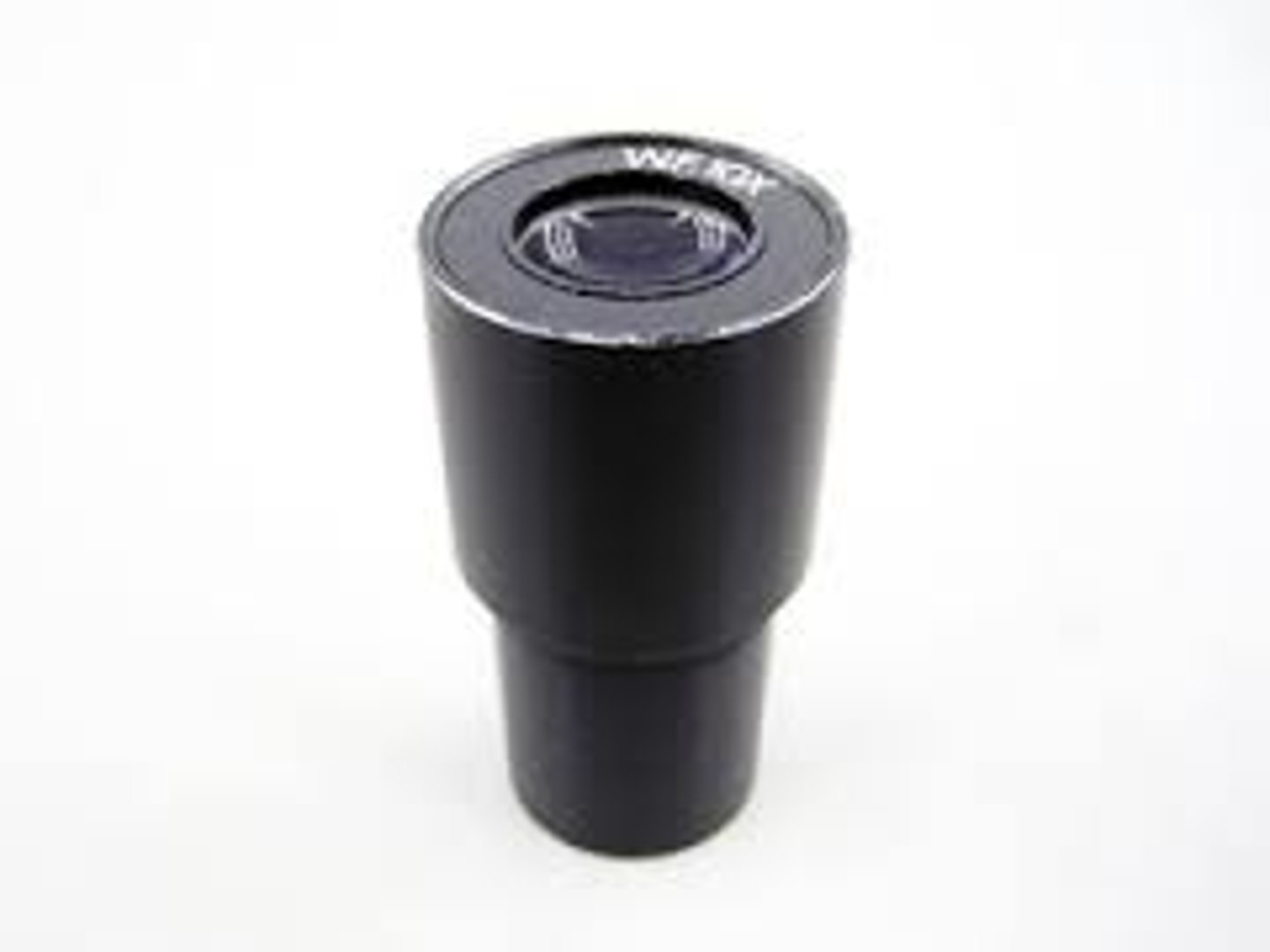 <p>The lens that is closest to the eye when viewing a microscope</p>