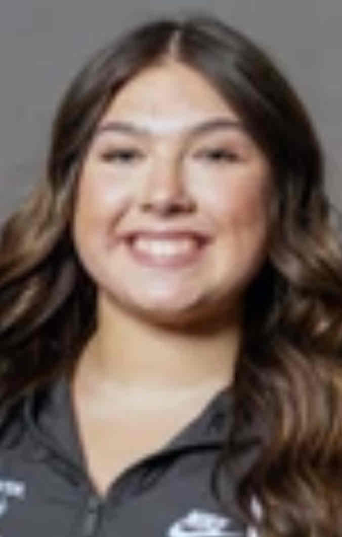<p>Sophomore - AA - Peoria, Arizona</p>