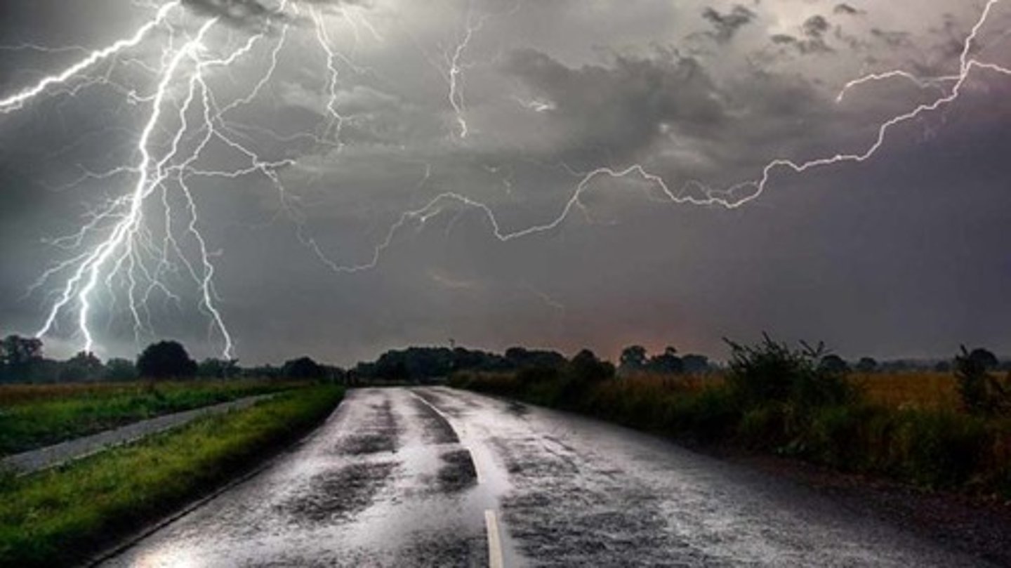 <p>It is stormy.</p>