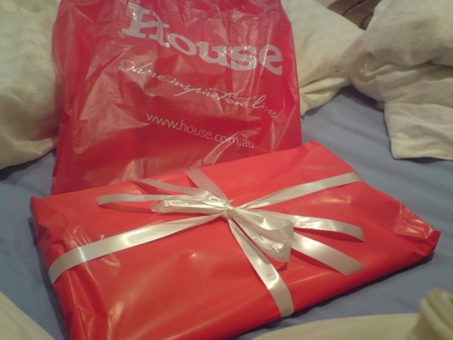 <p>envuelto</p>