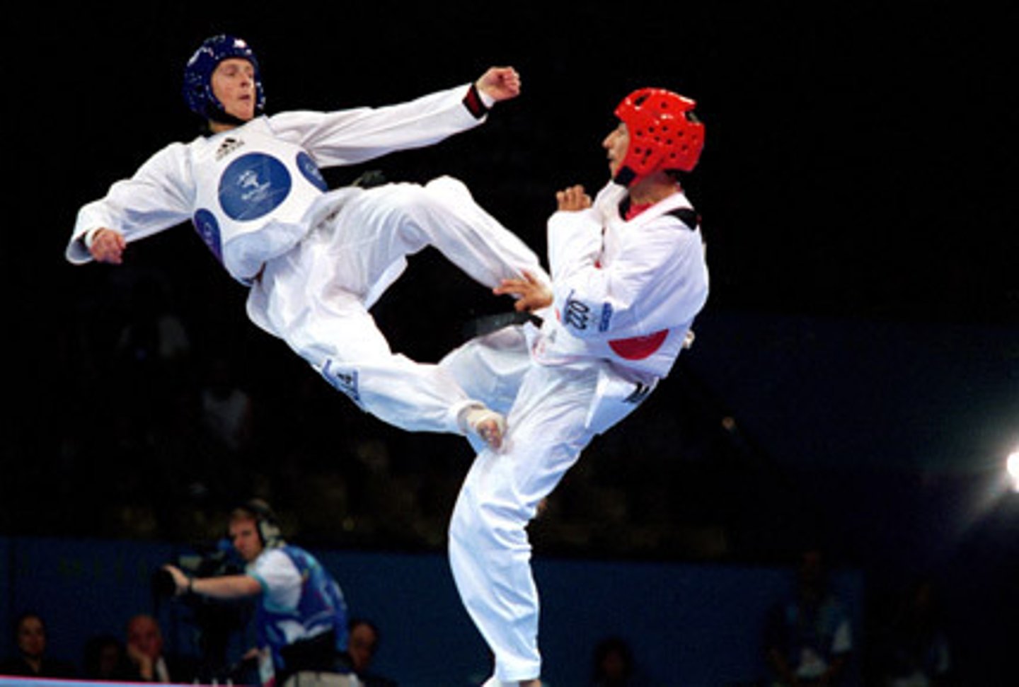 <p>Taewondo</p><p>한국은 태권도의 메카입니다.</p><p>Hàn Quốc là cái nôi của Taekwondo</p>