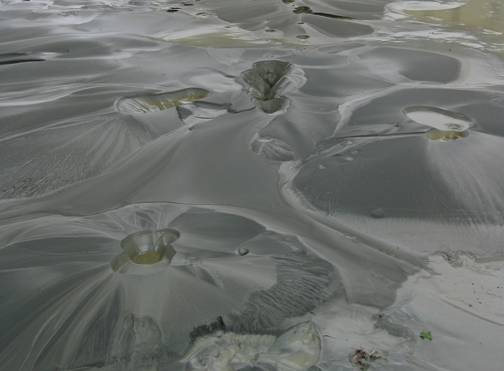 <p>___ or sand volcanoes occur when water under pressure wells up through a bed of sand. The water looks like it is boiling up from the bed of sand, hence the name. (Ex: Shinhua site, Taiwan)</p>