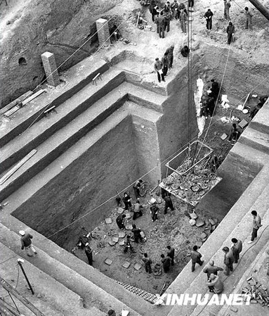 <p><strong>The tombs of Mawangdui are important 'material witnesses' of Han regional culture. Please describe what was learned from the excavation of the tomb of Lady Dai and her son.</strong></p>