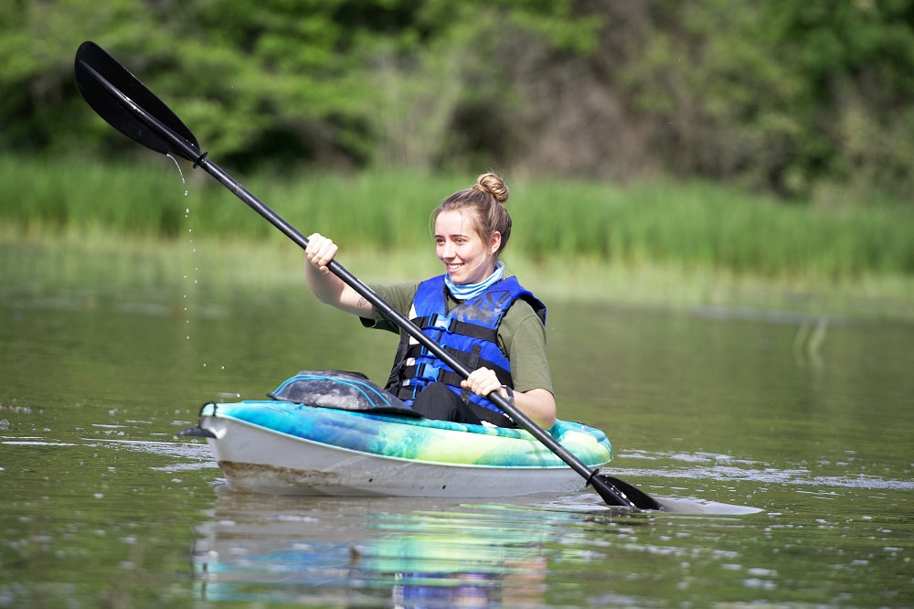 <p>paddling</p>