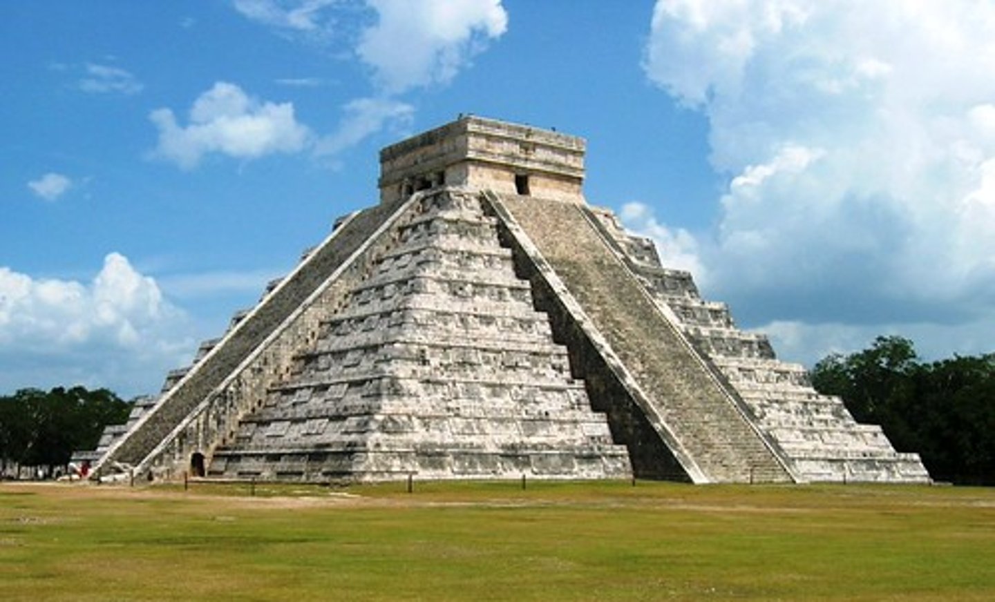 <p>Modern wonder</p><p>The Maya built it</p><p>It's a pyramid used for religious ceremonies</p><p>Very large and symmetrical - they studied the sun and stars</p>