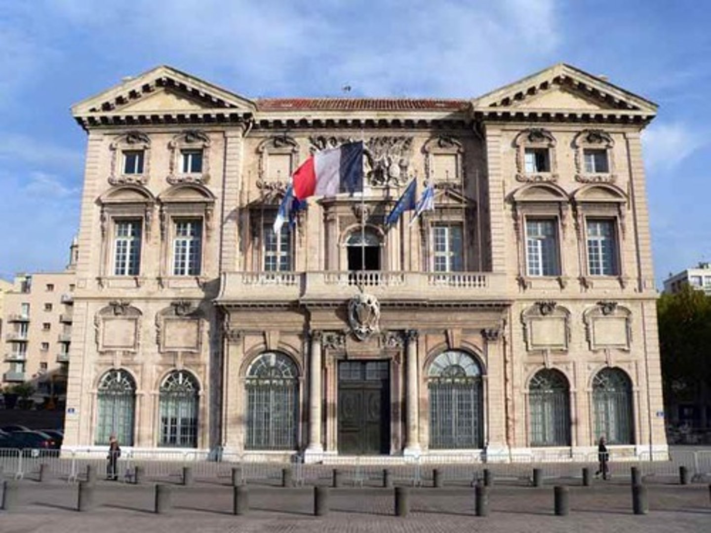 <p>une mairie</p>