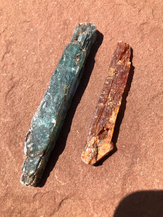 <p>Kyanite</p>