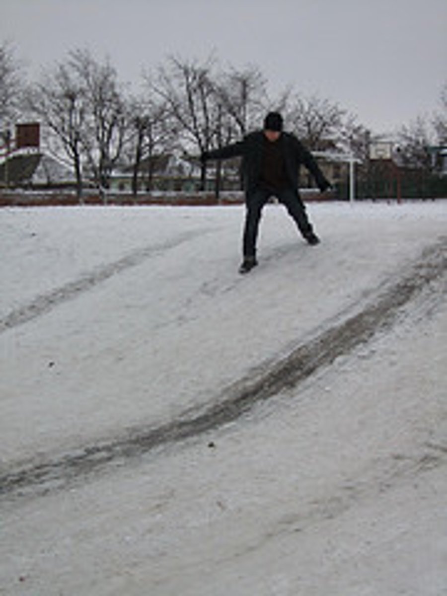 <p>слизький</p>