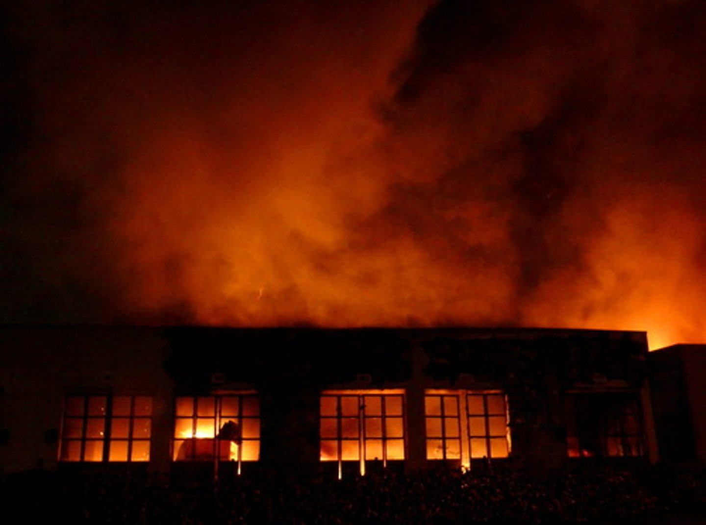 <p>fire (large, not contained)</p>