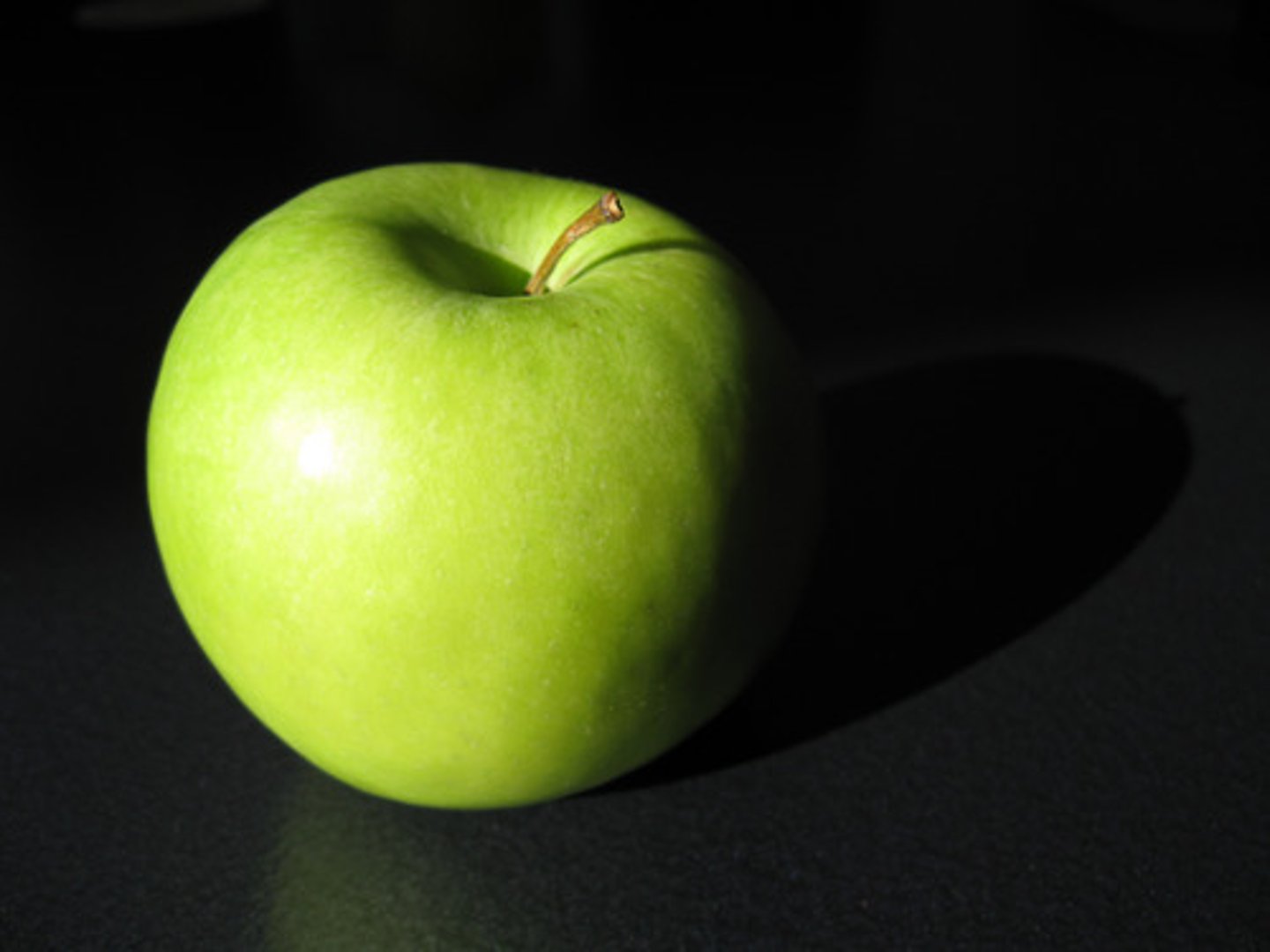 <p>apple</p>