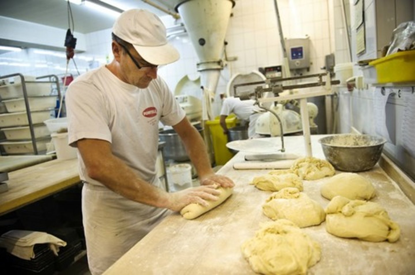 <p>bakehouse, bakery</p>