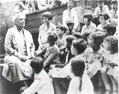 well known social reformer that established the Hull House