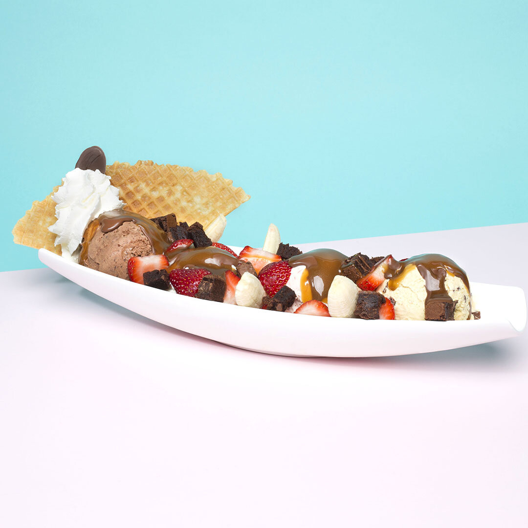 <p class=""></p><ul><li><p class="">Honey Vanilla Ice Cream</p></li><li><p class="">Strawberry Blush Ice Cream</p></li><li><p class="">Chocolate Cashmere Ice Cream</p></li><li><p class="">Dulce &amp; Banana Ice Cream</p></li><li><p class="">Sliced Banana</p></li><li><p class="">Fresh Strawberries</p></li><li><p class="">Brownies</p></li><li><p class="">Belgian Milk Chocolate Sauce</p></li><li><p class="">Butter Caramel Sauce</p></li><li><p class="">Vanilla Whipped Cream</p></li></ul><p></p>