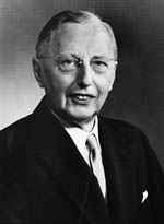 <p>Ельмслев</p>