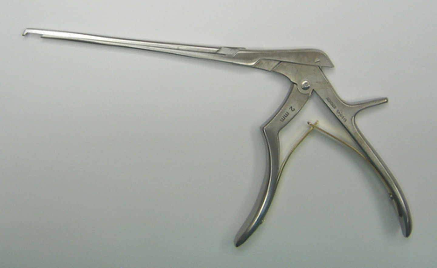 <p>Used for removing bone tissue during neurosurgery.</p>