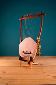 <p>9-stringed Lyre</p>