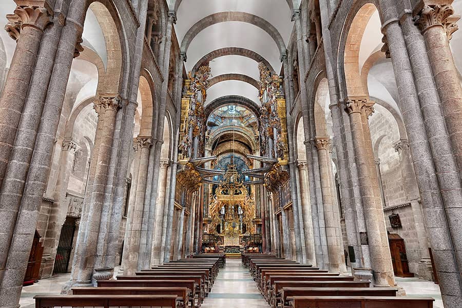<ul><li><p>spain</p></li><li><p>cathédrale de perlinage </p></li><li><p>first construction = roman 11th → add ons quickly arrive and transformed into cathedrale gothique </p></li><li><p>later on, add-ons renaissance and baroque </p></li><li><p>built in granit</p></li><li><p>quelques tres belles structures romans </p></li></ul><p></p>