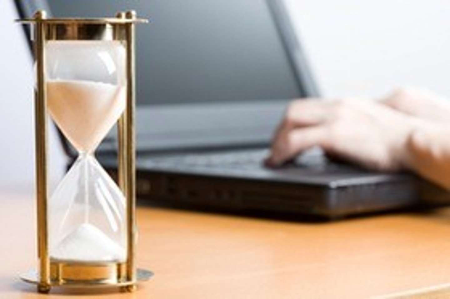 <p>dotrzymywać terminów</p>