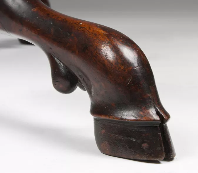 <p><span>Resemblance to the cloven hoof of an animal, such as a deer or goat</span></p>