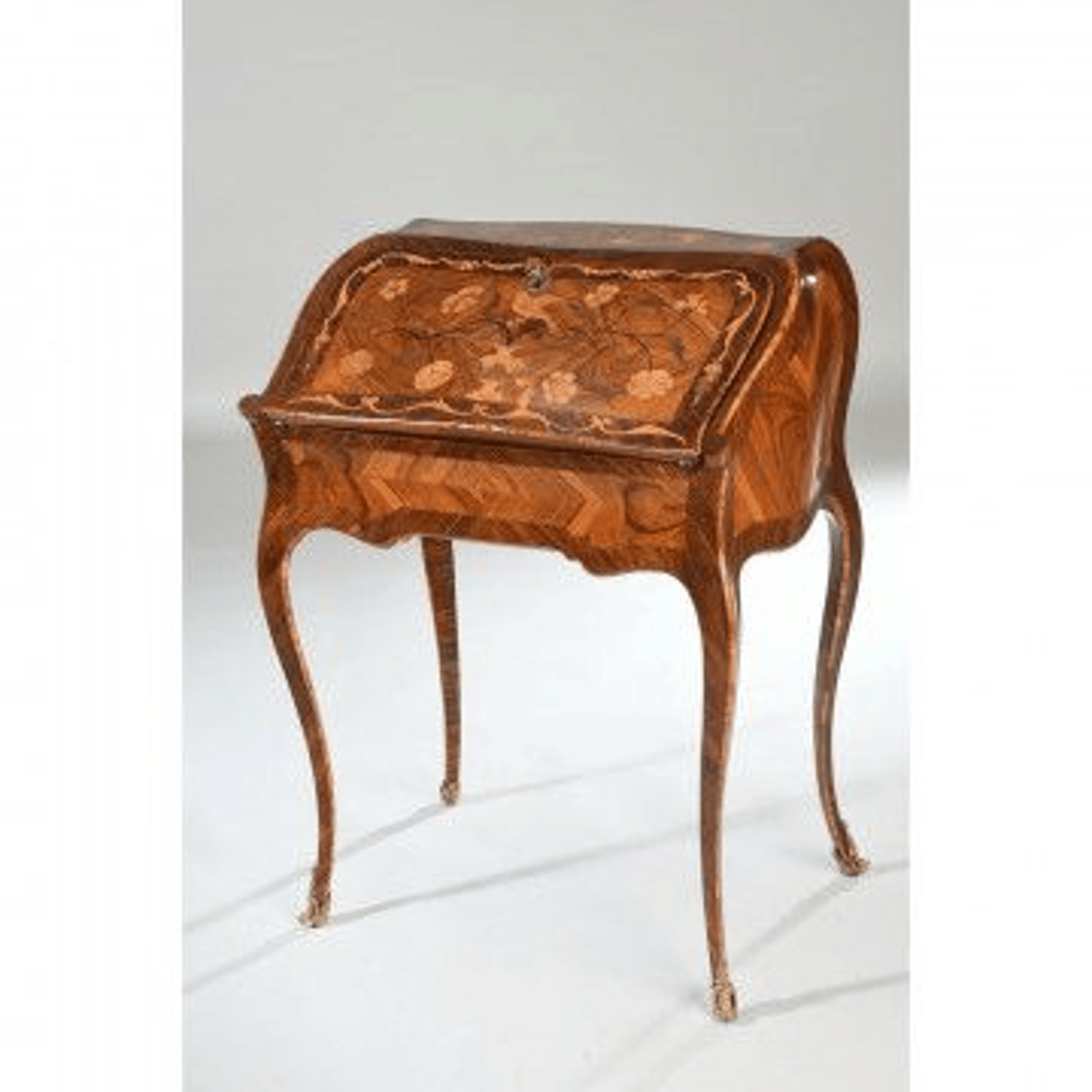 <p>French Rococo (Louis XV)</p><p>Drop leaf table; slant top and absence of drawers</p>