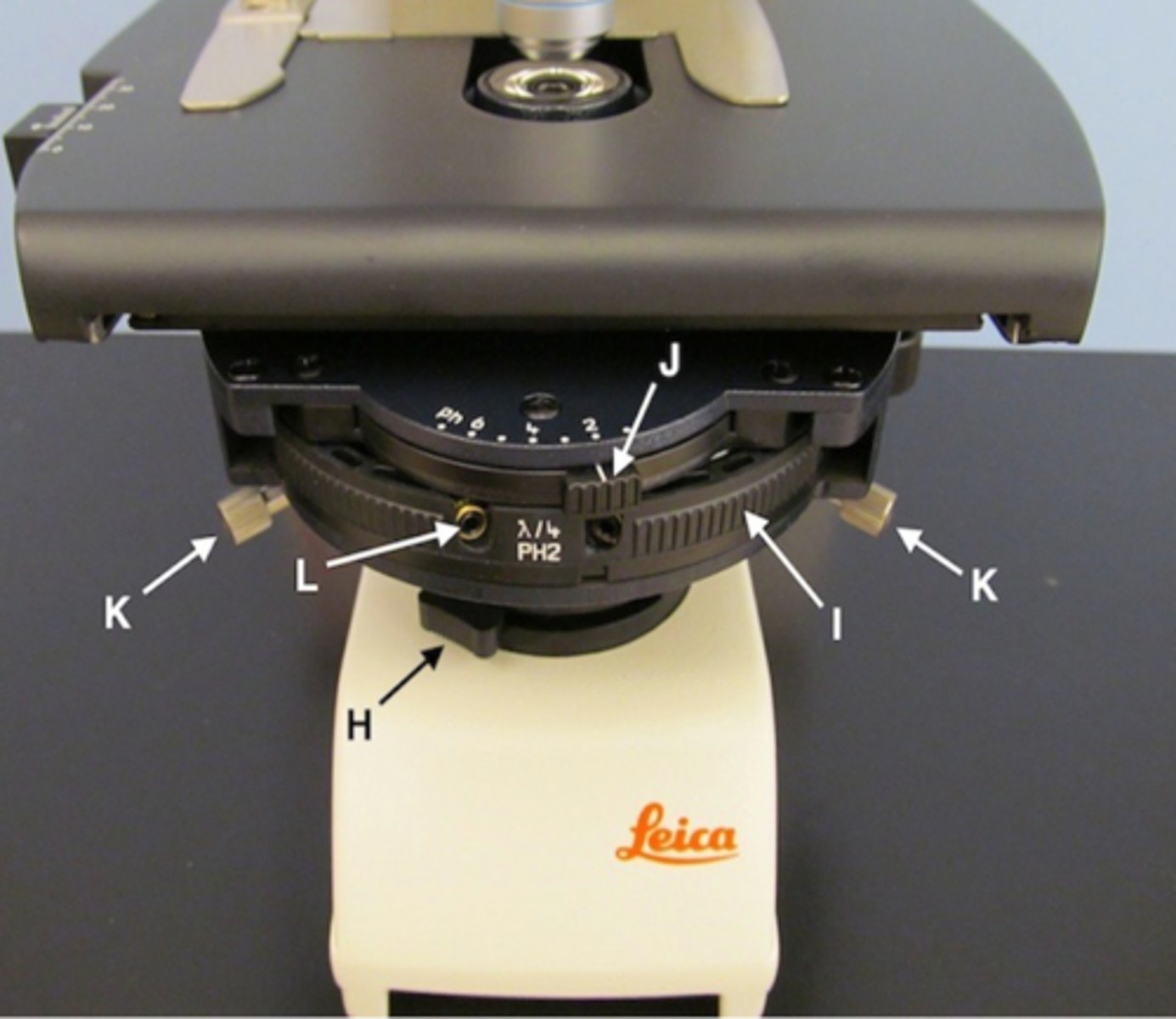 <p>J</p>