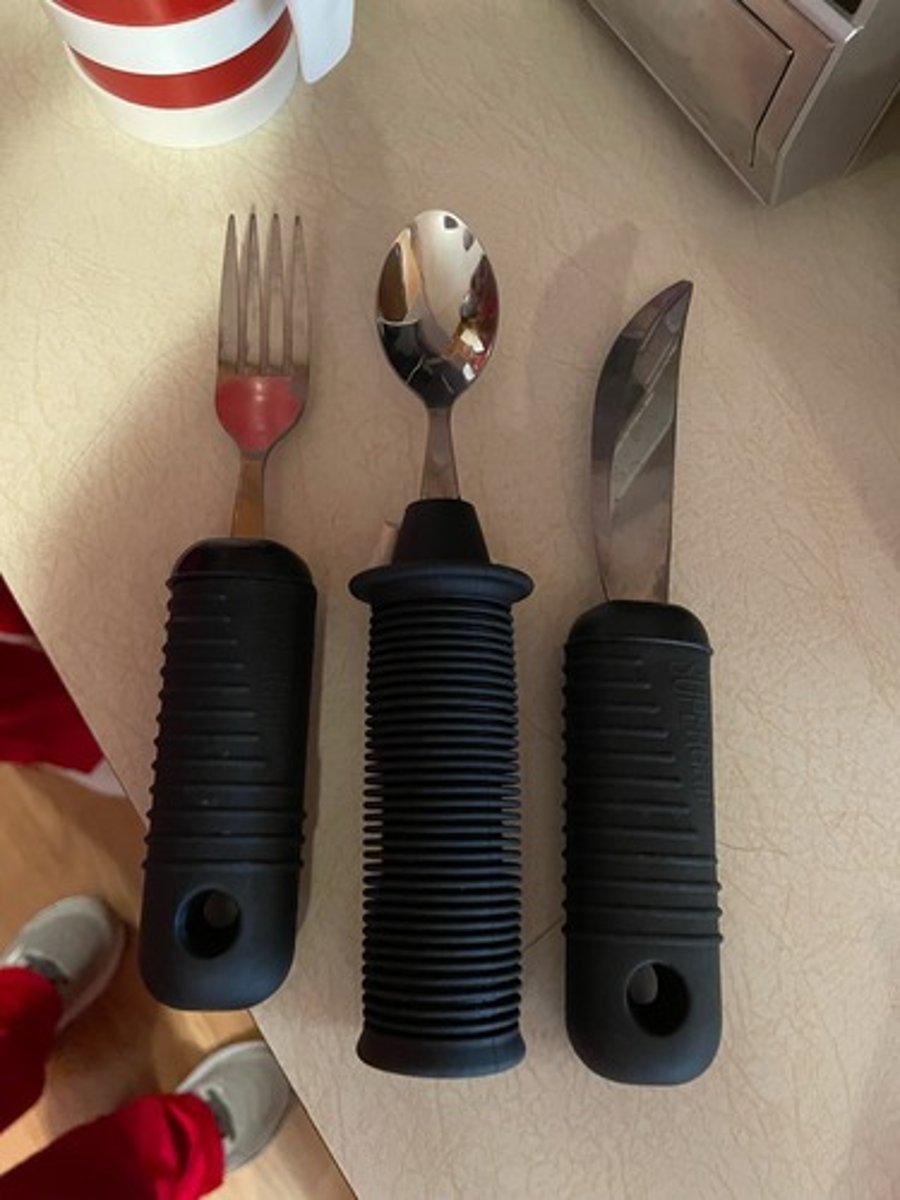 <p>use tools with large/rounded handles</p><p>use a spike board to stabilize vegetables when cutting them</p><p>grasp objects between the palms of both hands instead of using handles (using larger joints over smaller joints)</p>