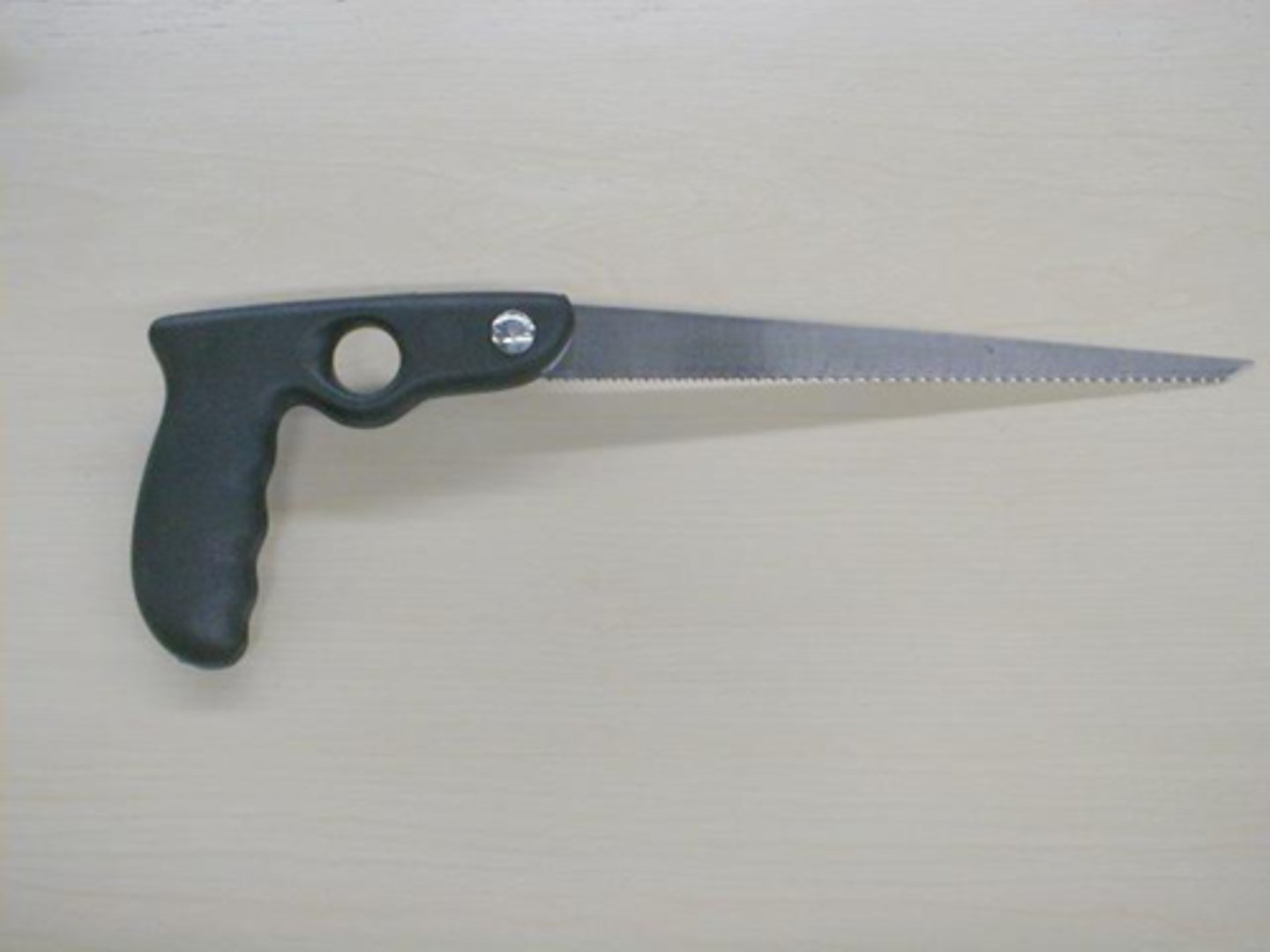 <p>cutting wood in close places</p>