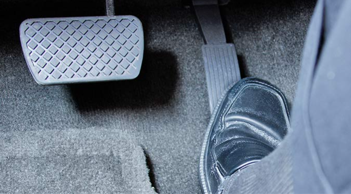 <p>Responsible Driving (Equipment): What Do You Do If The Accelerator Stick Fails?</p>