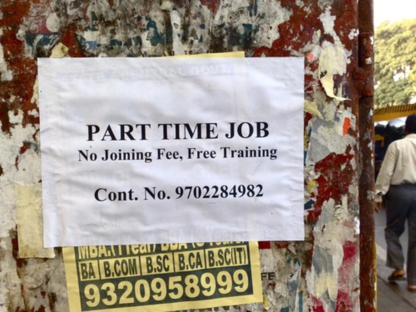 <p>part-time job</p>