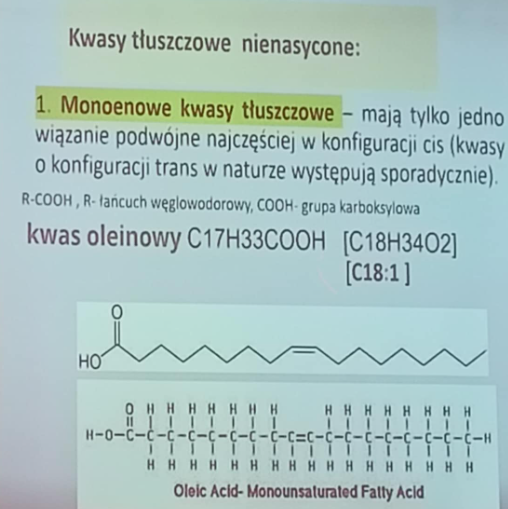 <p>mufa mają jedno wiązanie podwójne najczęściej w konfiguracji cis (trans sporadycznie są kwasy w naturze) np. kwas oleinowy C<sub>17</sub>H<sub>33</sub>COOH lub inna nazwa cis-9-oktadeceowy </p>