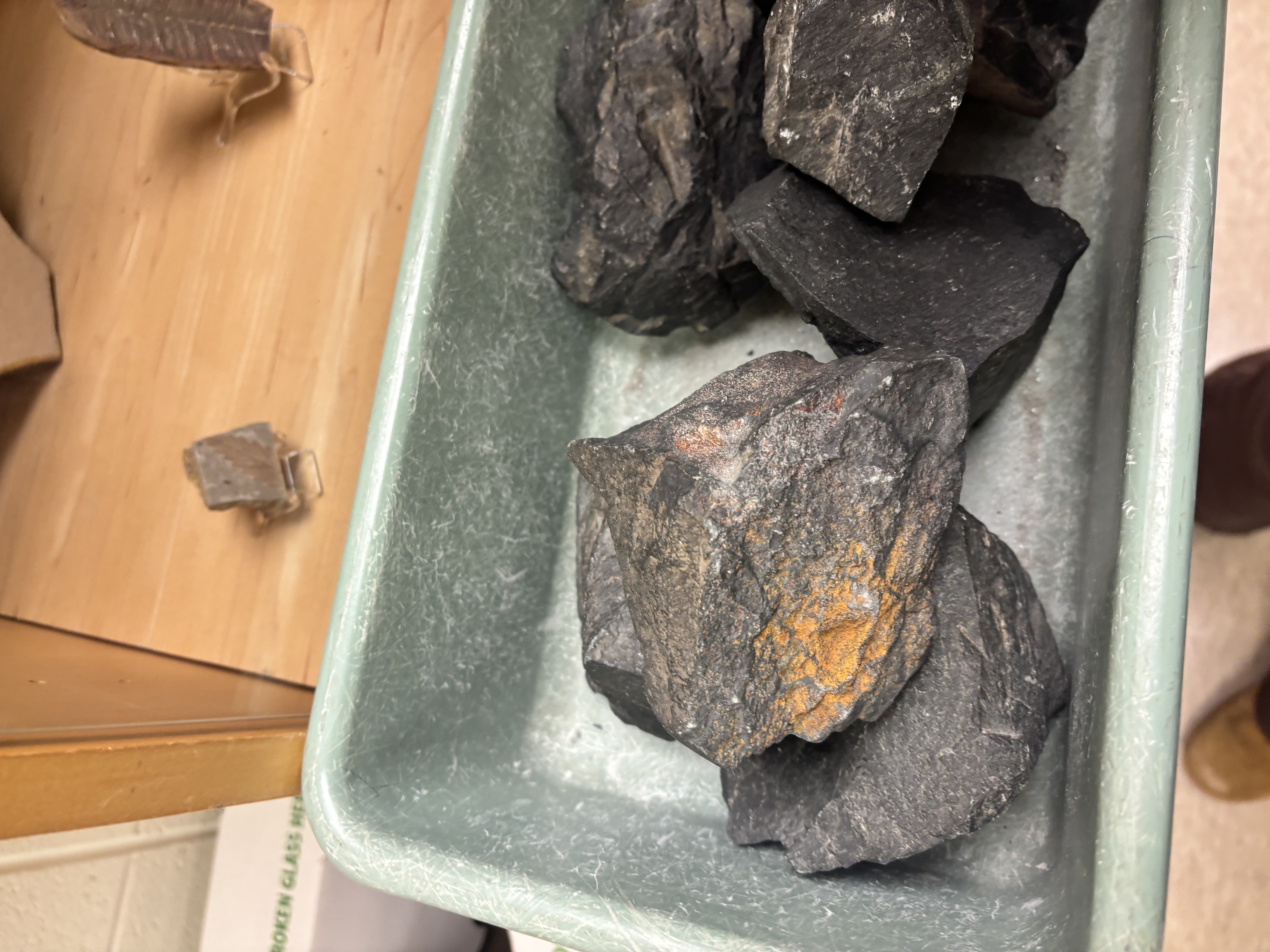 <p>Fine-grained, non-foliated contact metamorphic rock; formed by heat from magma intrusions.</p>