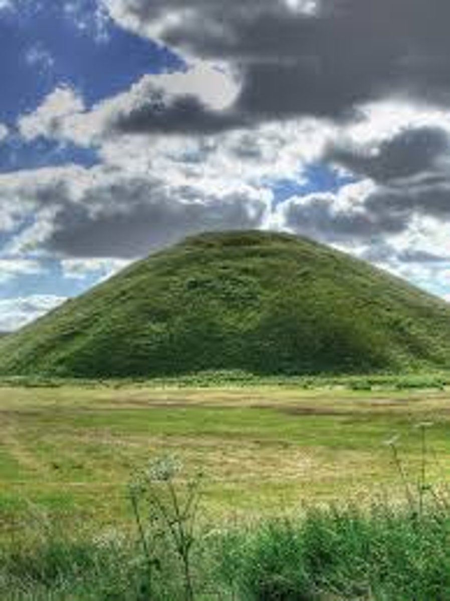<p>una montaña pequeña</p>