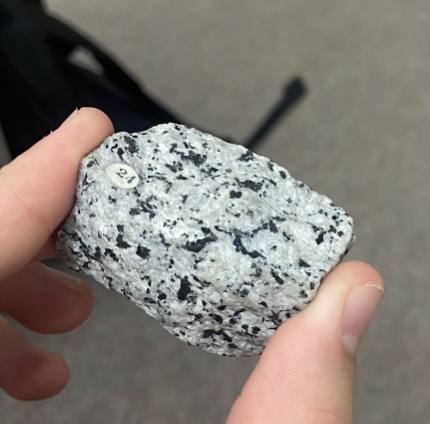 <p>No streak, <strong>Igneous</strong>, Looks like an oreo</p>