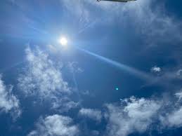 <p>晴れる (hareru)</p>