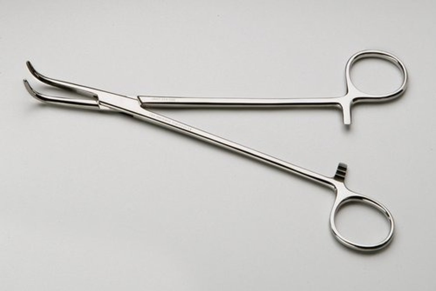 <p>A right angle clamp is used to clamp hard to reach vessels and to place sutures behind or around a vessel.</p>