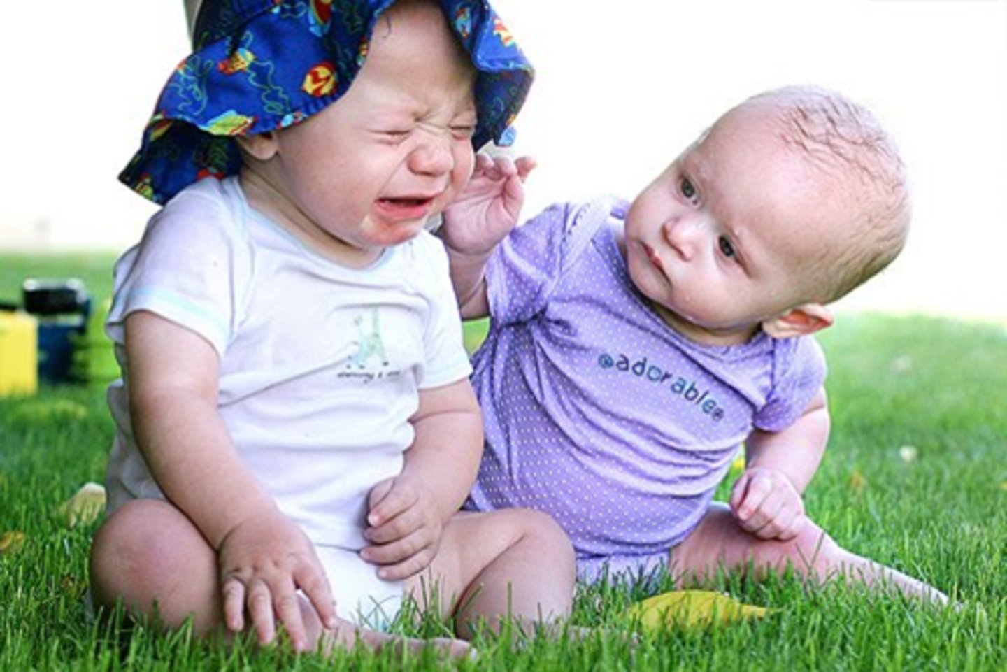 <p>Showing sympathy for someone else's problems</p><p>(thấu hiểu, cảm thông)</p><p>= tolerant (khoan dung)</p><p>&gt;&lt; intolerant (không khoan dung)</p>