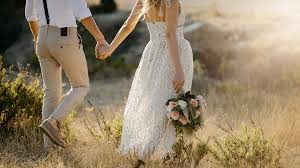 <p>We got married with</p><p>We got married with our family around us</p>