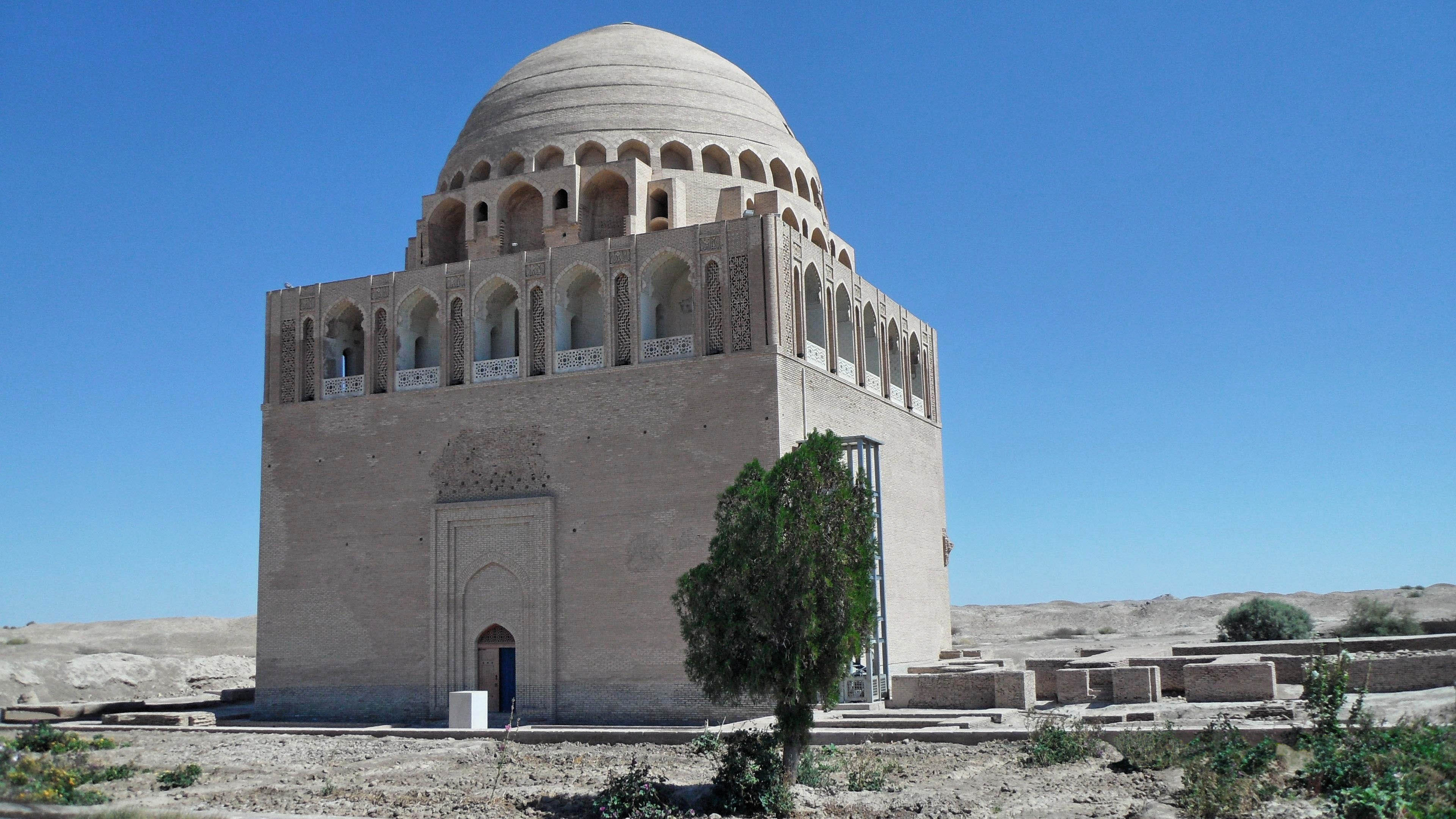 <p>Merv; 12th Century; Saljuq; Tomb</p><ul><li><p>Dome square with a high transition zone, triple the size of the rest of the tombs</p></li><li><p>Size was kept through thick walls, deep footings, and concentrated weight of the dome</p></li><li><p>double shell dome that alleviates weight</p></li><li><p>Outer face of the dome had turquoise tile glaze, but the sun faded it</p></li><li><p>Had a garden setting, most likely a chahar bagh, with the first example of the chahar bagh being in a tomb</p></li></ul><p></p>