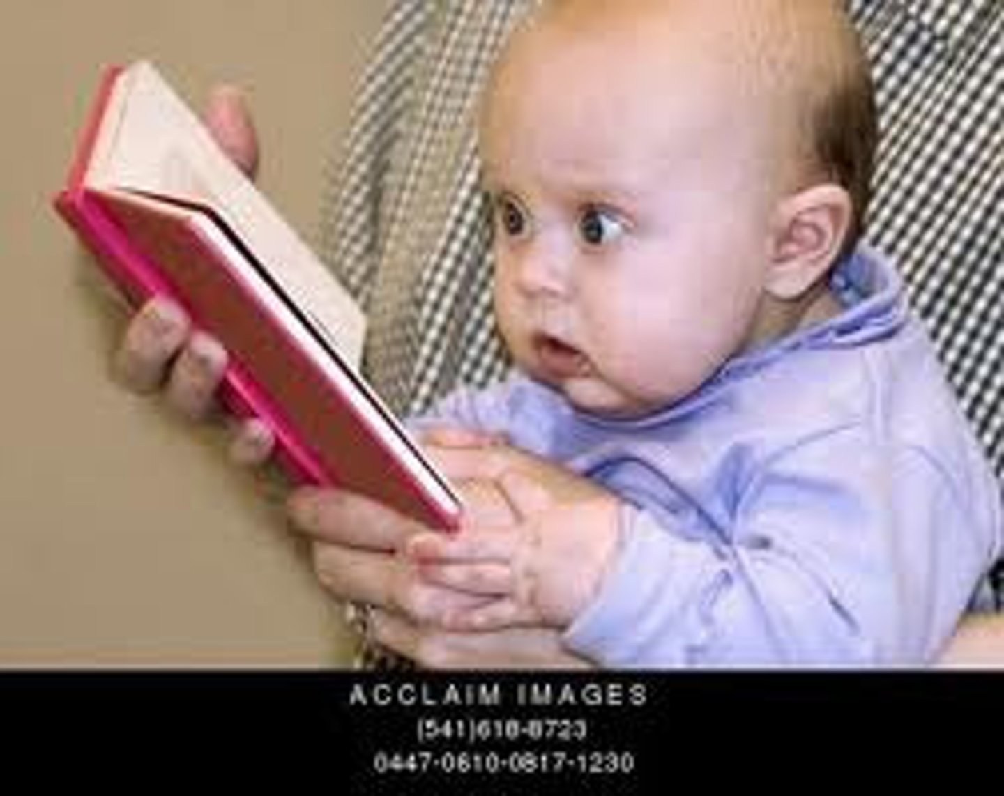 <p>adj /ˈɡrɪpɪŋ/ very exciting and interesting</p>