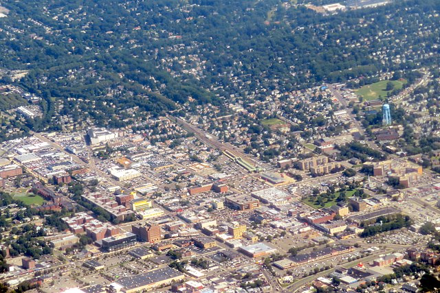 <p>what does a metropolitan area (MAN) do </p>