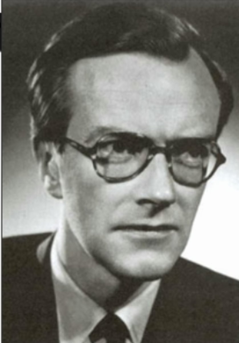 <p>- worked w rosalind franklin</p><p>- tensions between them bc of miscommunication of who was in charge.</p><p>- He also gave photo 51 to Watson.</p>
