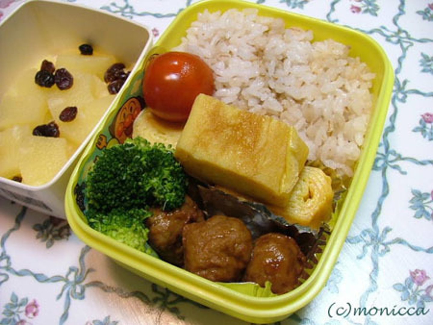 <p>cơm hộp</p>