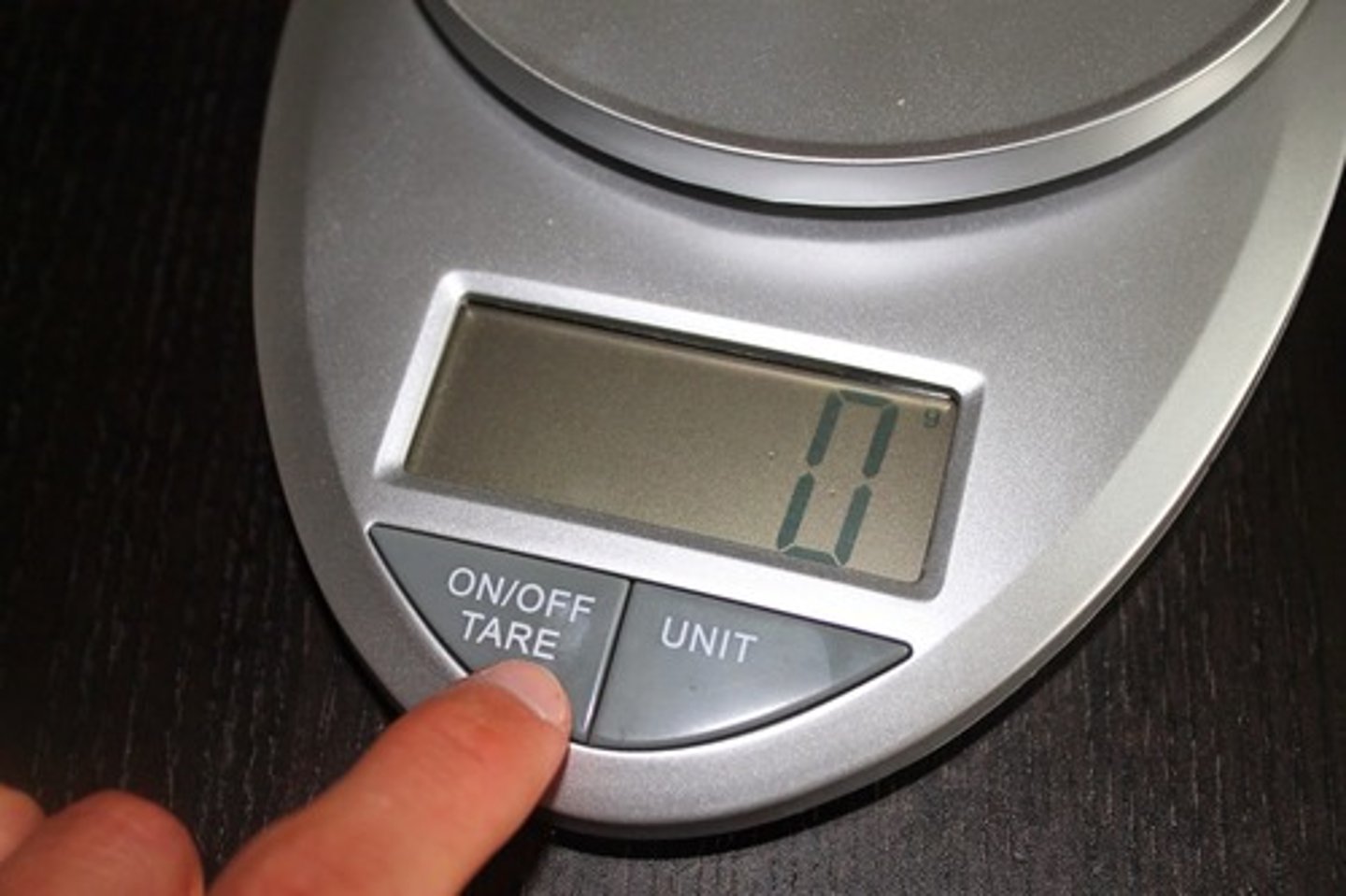 <p>used to make the electronic balance read "0.00"</p>