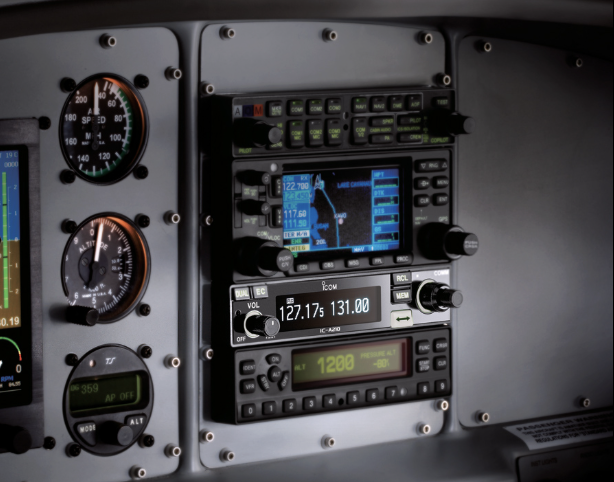 <p>How do you enter the traffic pattern at KHWD? what is any radio communications are required?</p>