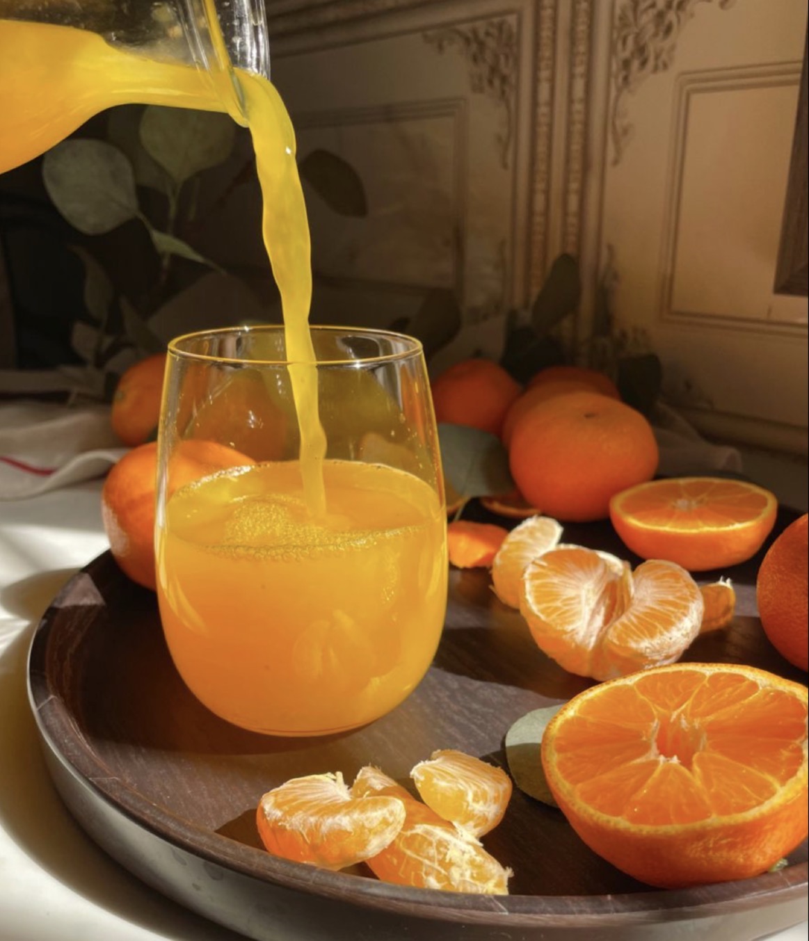 <p>der Orangesaft</p>
