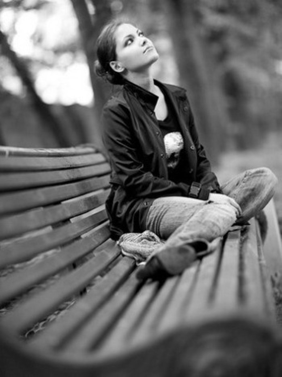 <p>to dream (about)</p>