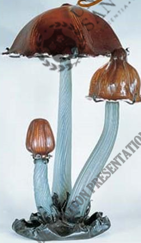 <p>The first great exponent of Art Nouveau in France. He was a botanist and his designs were inspired by nature as well as Japanese designs. He was most famous for <strong>glass accessories,</strong> his École de Nancy was a premier decorative arts center of the time. Based on <strong>Rococo styles</strong></p>