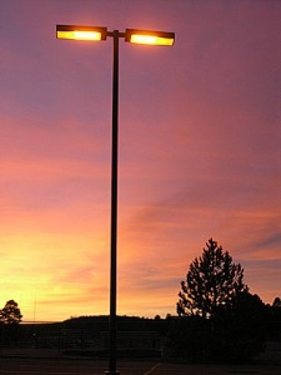 <p>very efficiency<br>lots of light over wide area<br>long life</p>