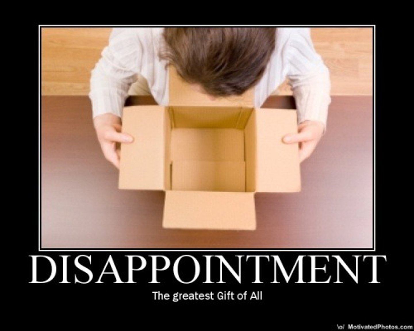 <p>a sudden drop from dignified or important thought to commonplace/trivial expression, often for humor</p>