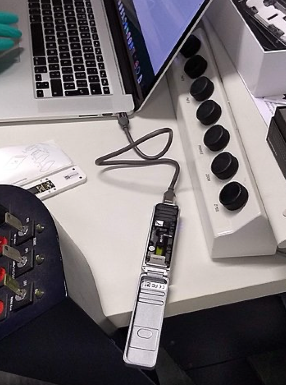 <ul><li><p>because nanopore sequencers use biological channels, there is a limited shelf life </p><ul><li><p>1 month at room temp, 3 months at 4ºC</p></li></ul></li><li><p>accessibility: data acquired in the lab via a laptop w/ a USB connection</p></li></ul><p></p>